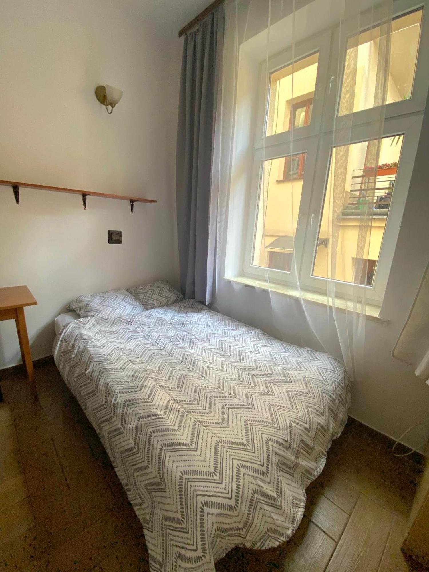 Sweet In Old Town Apartment